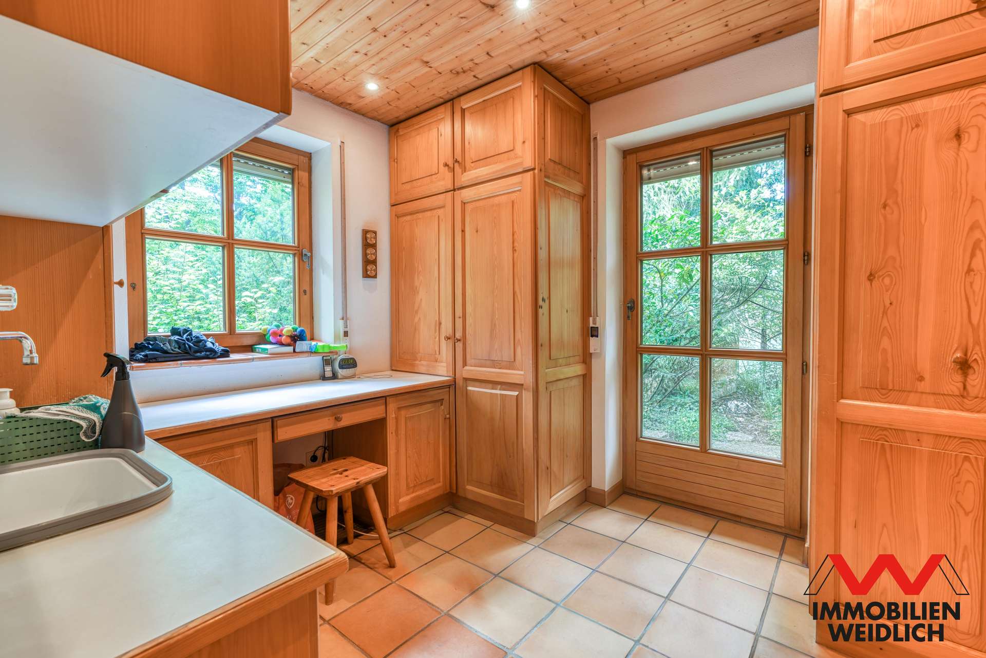 Hauswirtschaftsraum - Arbeitszimmer