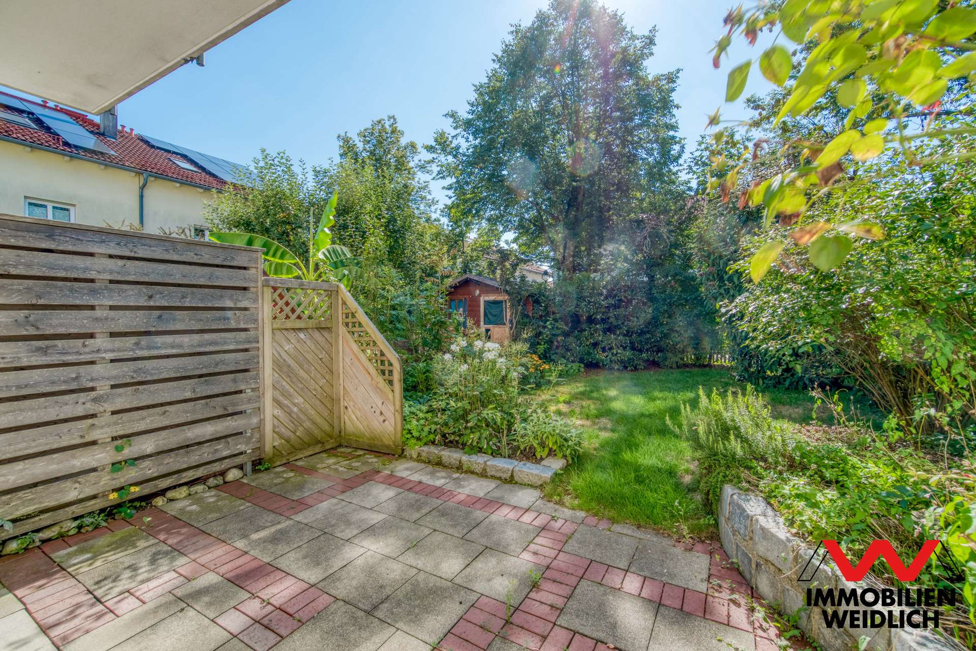 Südwest-Terrasse mit Garten