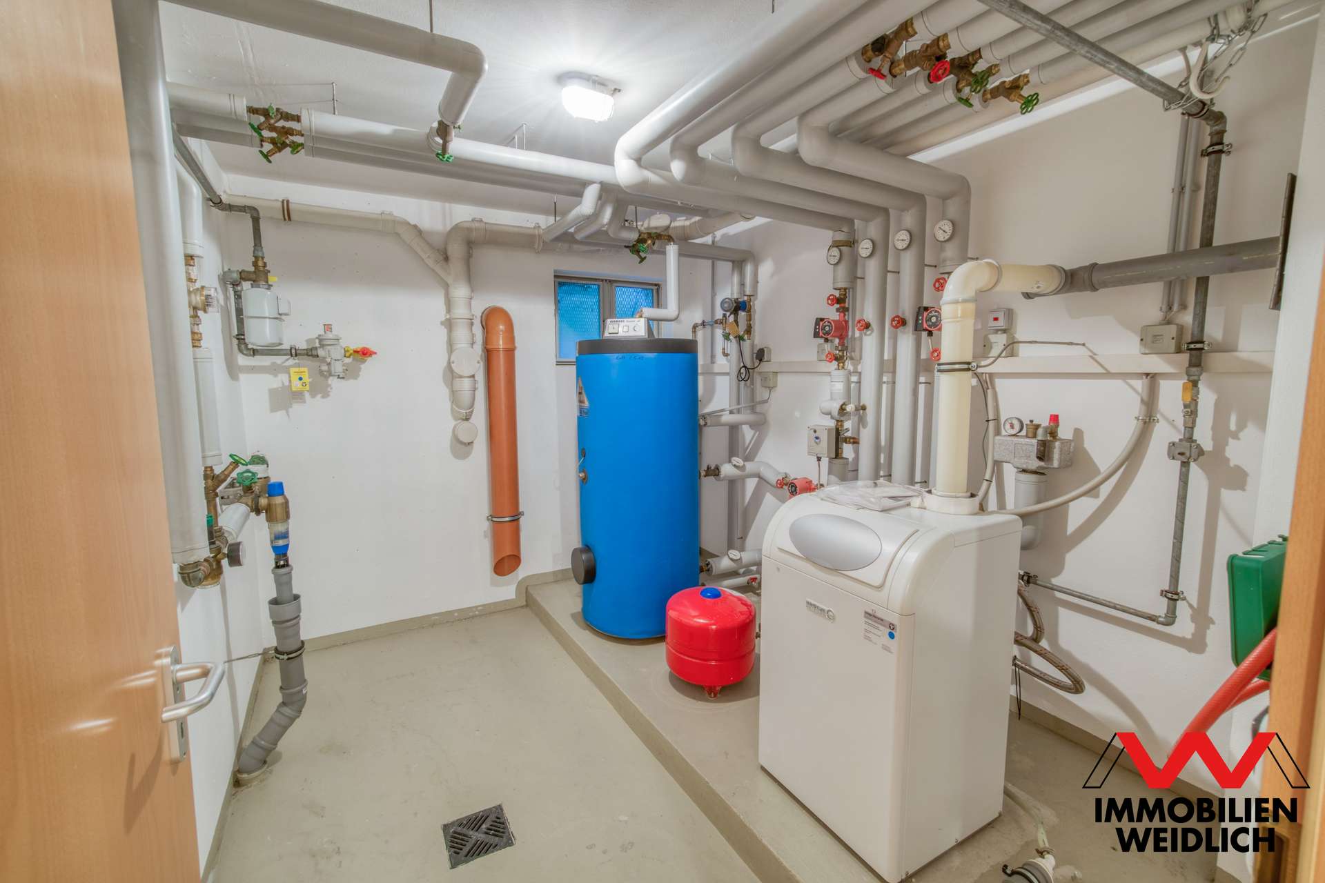 Heizungs- und Anschlussraum