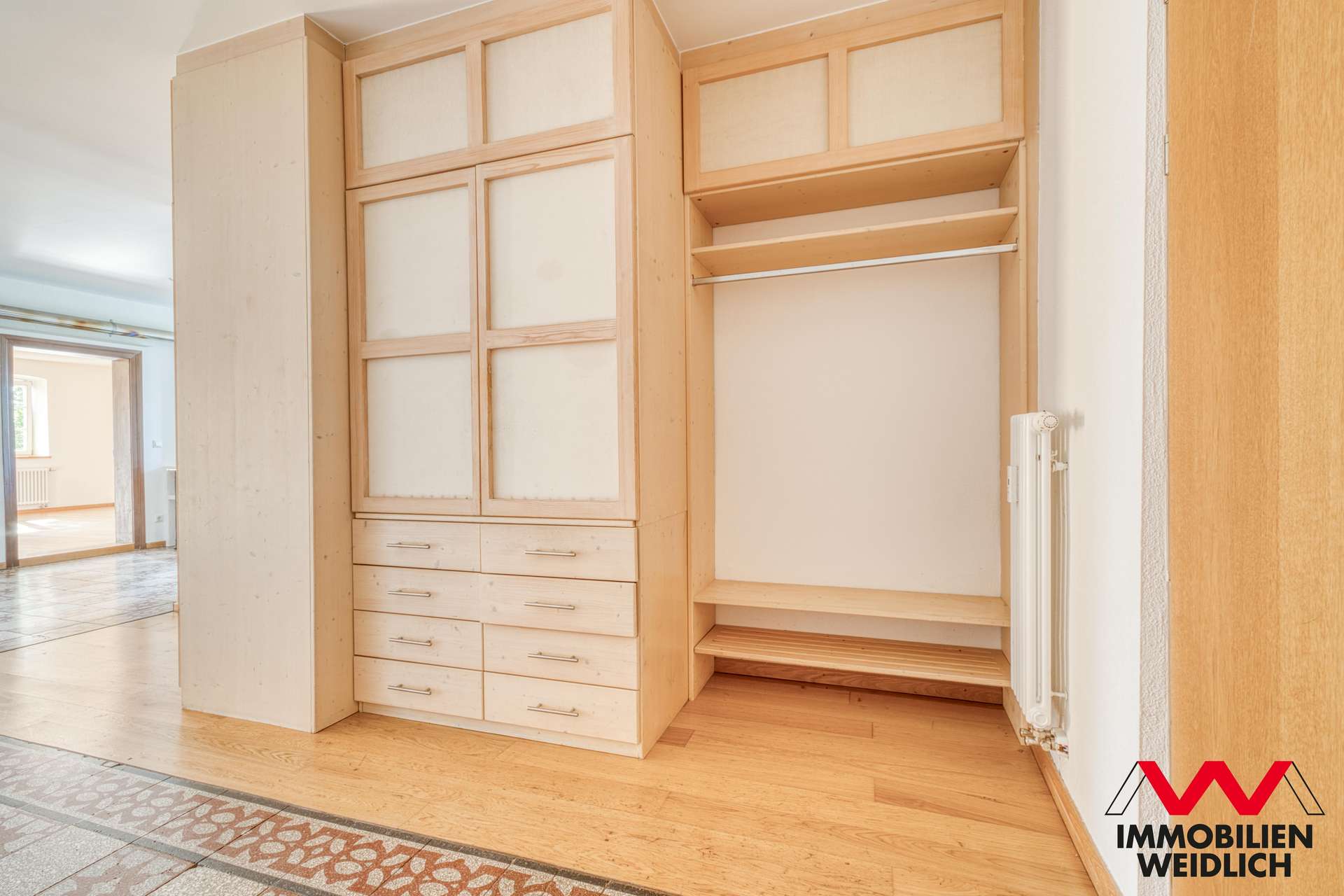 Einbauschrank im Eingangsbereich